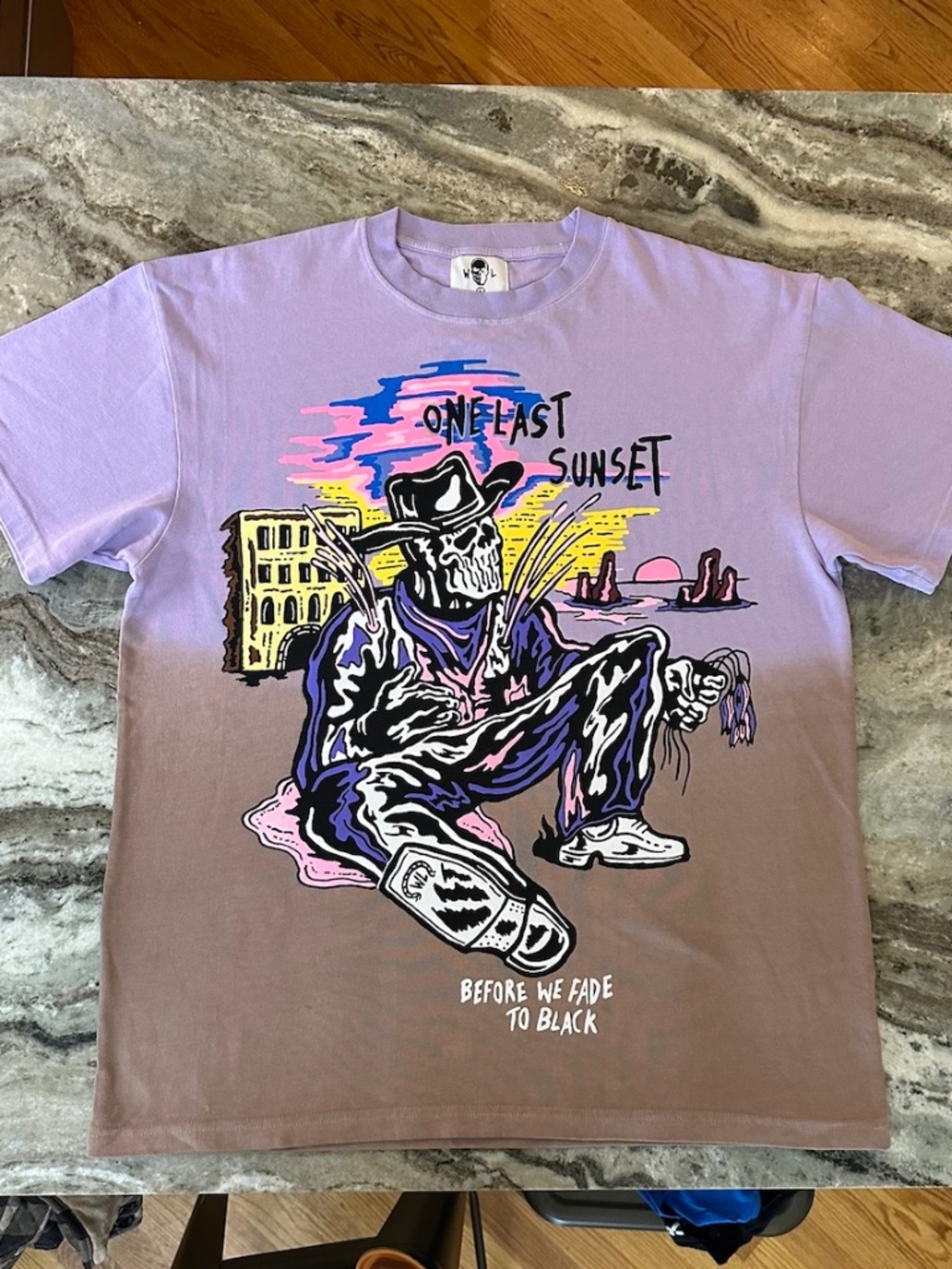 Warren Lotas Brand new Tee - One Last Sunset Before We Fade to Black SIZE L